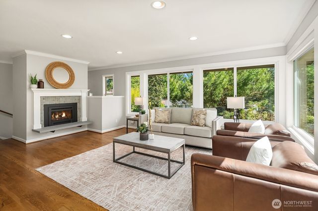 12516 SE 4th Place, Bellevue, WA 98005