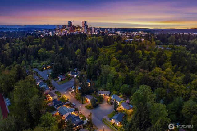 12516 SE 4th Place, Bellevue, WA 98005