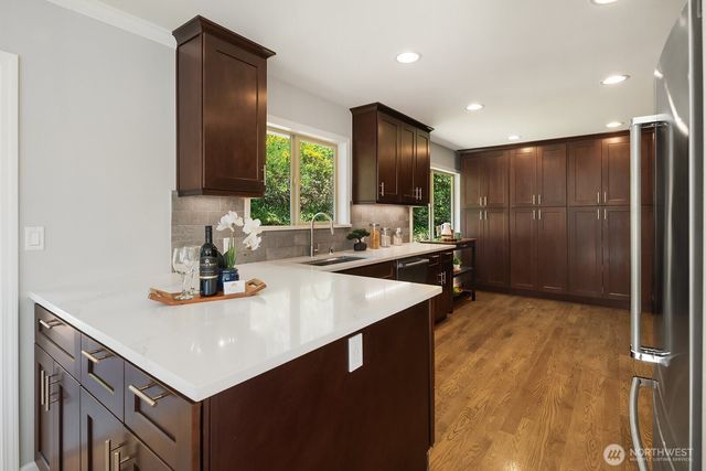 12516 SE 4th Place, Bellevue, WA 98005