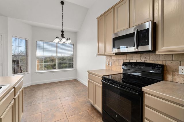 710 Deer Creek CIR, Dripping Springs, TX 78620