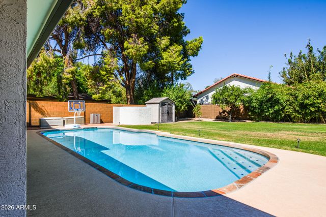202 W LAMAR Road, Phoenix, AZ 85013