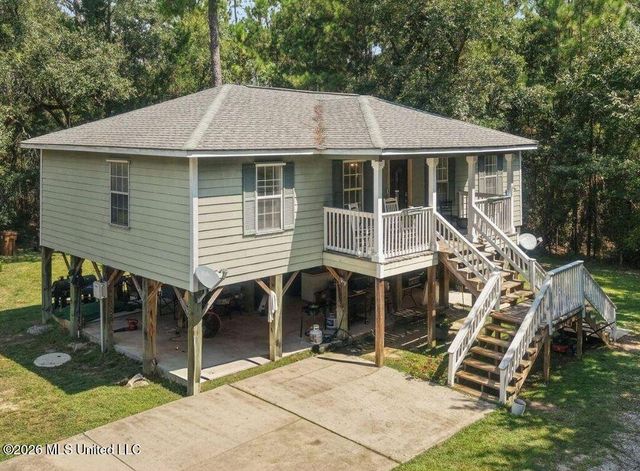 560 Pelican Avenue, Pass Christian, MS 39571