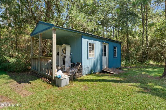 560 Pelican Avenue, Pass Christian, MS 39571