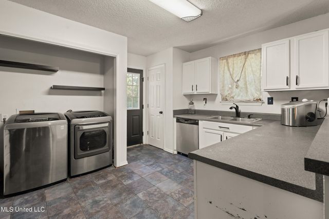 560 Pelican Avenue, Pass Christian, MS 39571