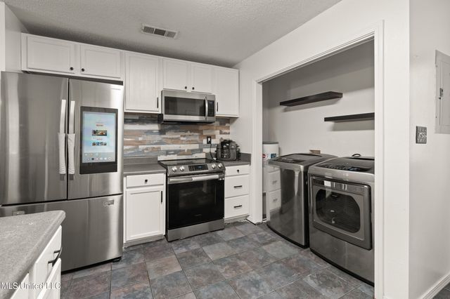 560 Pelican Avenue, Pass Christian, MS 39571