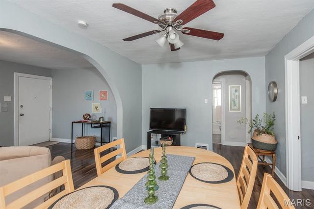 8725 Susan Avenue, St John, MO 63114