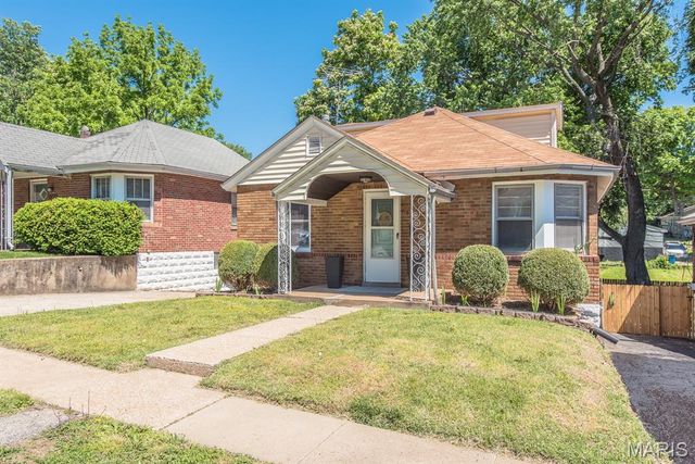 8725 Susan Avenue, St John, MO 63114