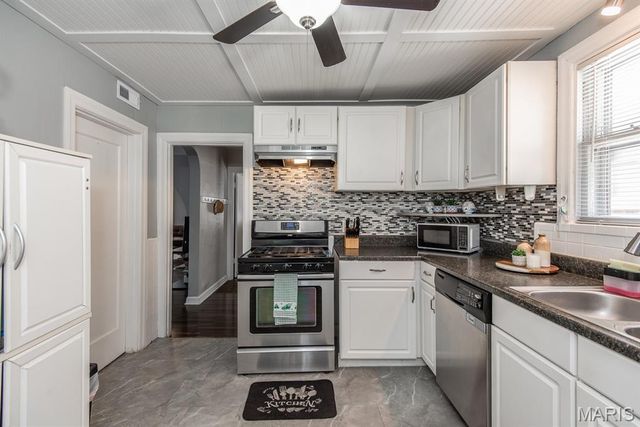 8725 Susan Avenue, St John, MO 63114