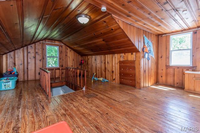 8725 Susan Avenue, St John, MO 63114