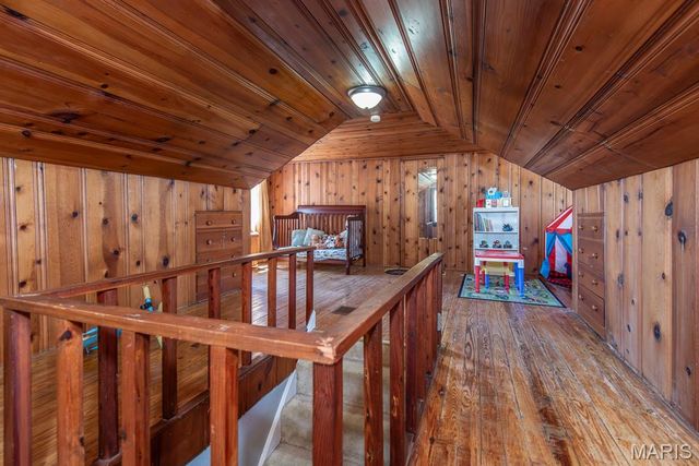 8725 Susan Avenue, St John, MO 63114