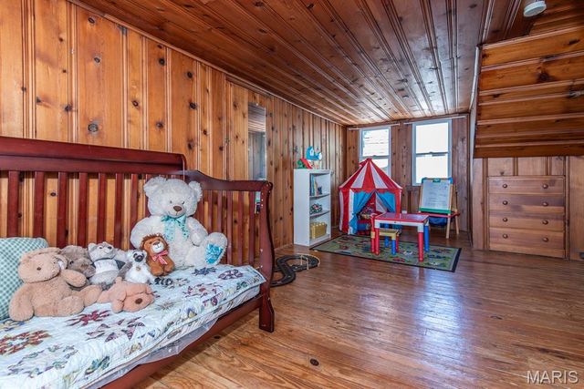 8725 Susan Avenue, St John, MO 63114
