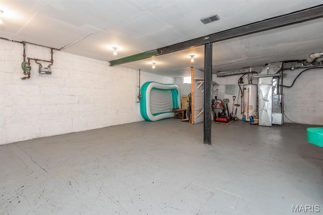 8725 Susan Avenue, St John, MO 63114