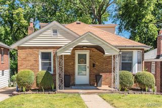8725 Susan Avenue, St John, MO 63114