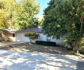 720 Maplewood Avenue, Anderson, IN 46012