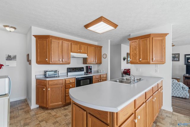 588 Latham, Eva, AL 35621