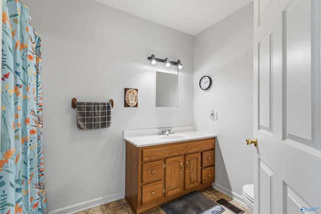 588 Latham, Eva, AL 35621