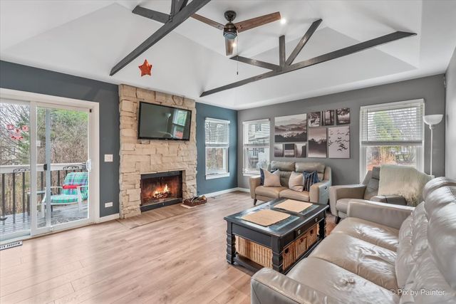 515 SURREY RIDGE Drive, Cary, IL 60013