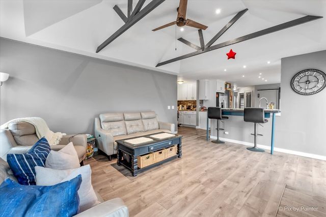 515 SURREY RIDGE Drive, Cary, IL 60013