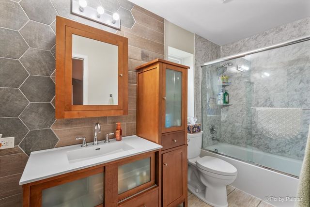 515 SURREY RIDGE Drive, Cary, IL 60013