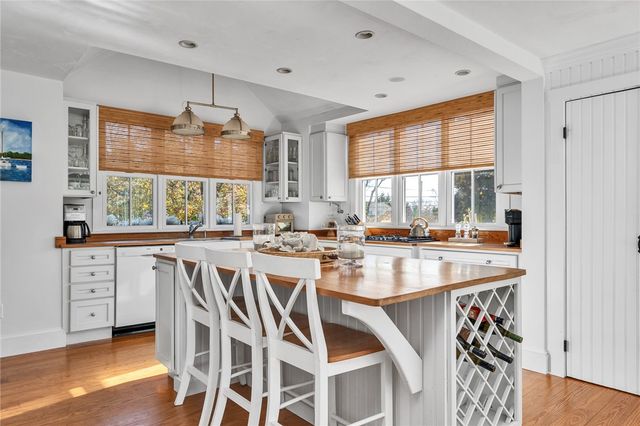 43 Noyes Neck Road, Westerly, RI 02891