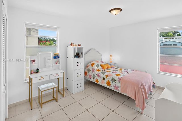 3210 NW 19th St, Miami, FL 33125