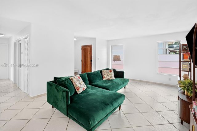 3210 NW 19th St, Miami, FL 33125