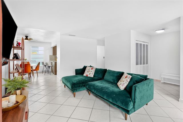 3210 NW 19th St, Miami, FL 33125