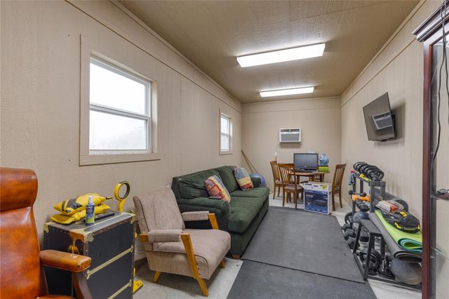 630 N Cr 531, Mullin, TX 76864