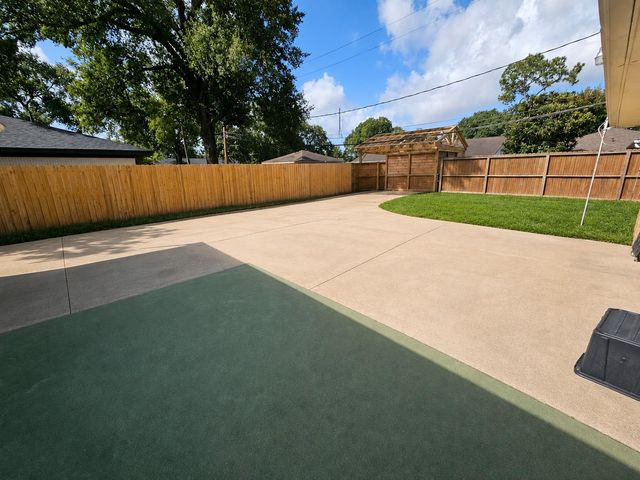 2126 Possum Creek Road, Houston, TX 77017