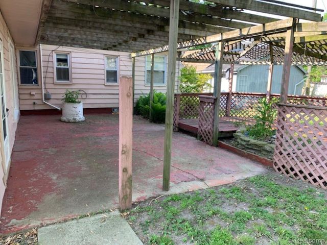 28511 Hillview Street, Roseville, MI 48066