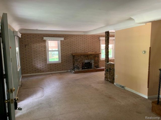 28511 Hillview Street, Roseville, MI 48066