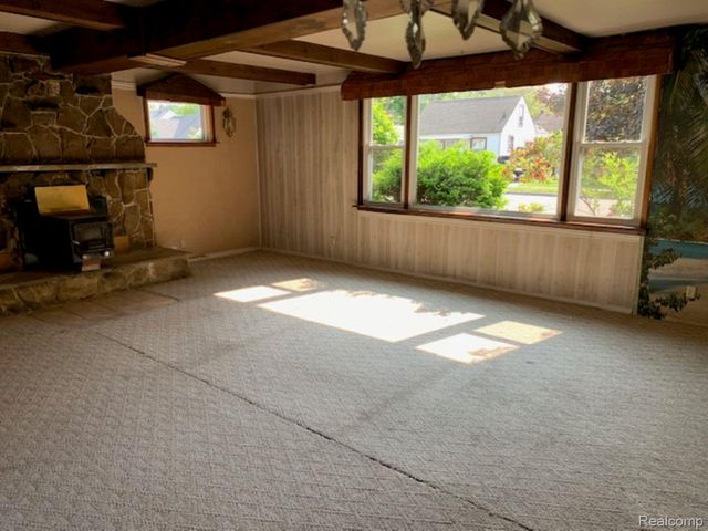 28511 Hillview Street, Roseville, MI 48066