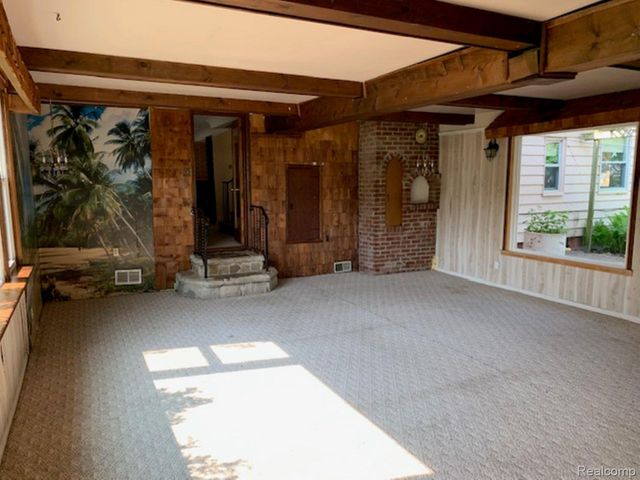 28511 Hillview Street, Roseville, MI 48066