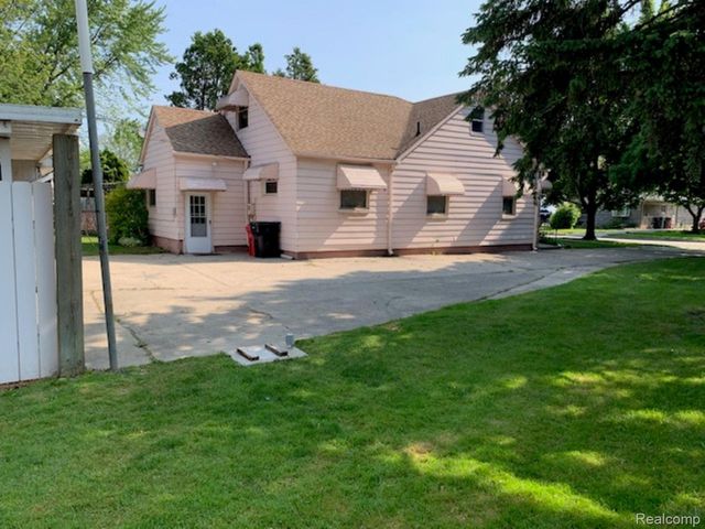 28511 Hillview Street, Roseville, MI 48066