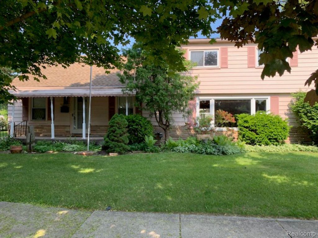 28511 Hillview Street, Roseville, MI 48066