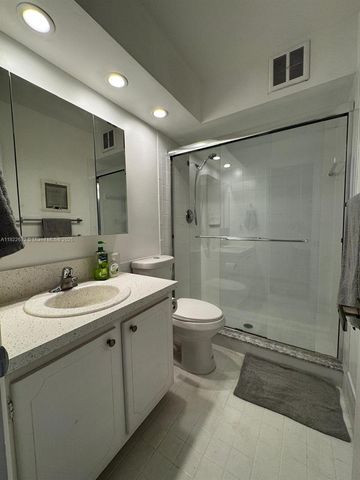 100 Shore Ct 310, North Palm Beach, FL 33408
