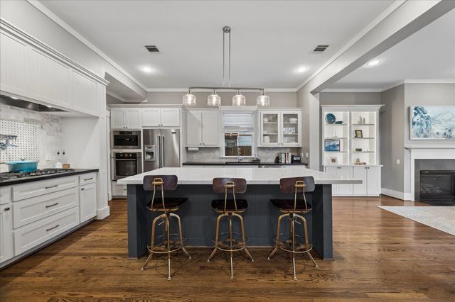 1525 Chippendale Road, Houston, TX 77018