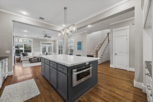 1525 Chippendale Road, Houston, TX 77018