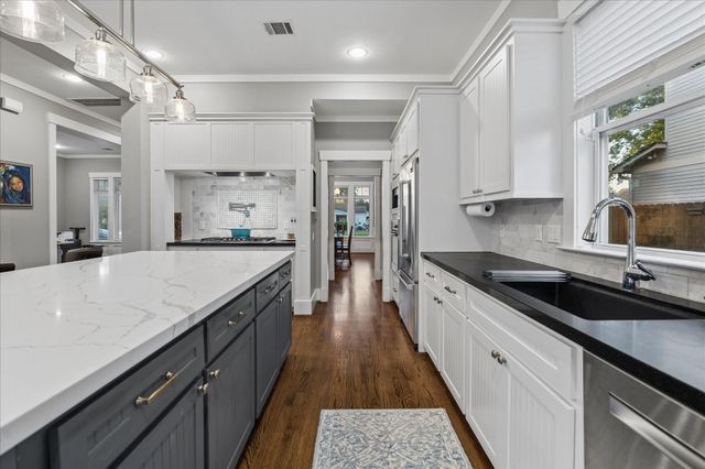 1525 Chippendale Road, Houston, TX 77018