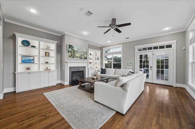 1525 Chippendale Road, Houston, TX 77018