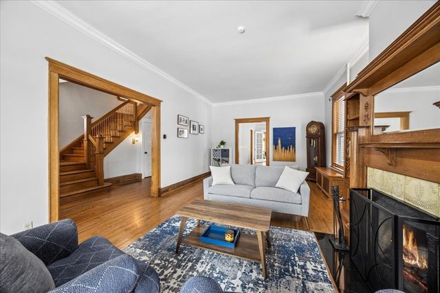 327 Gale Avenue, River Forest, IL 60305