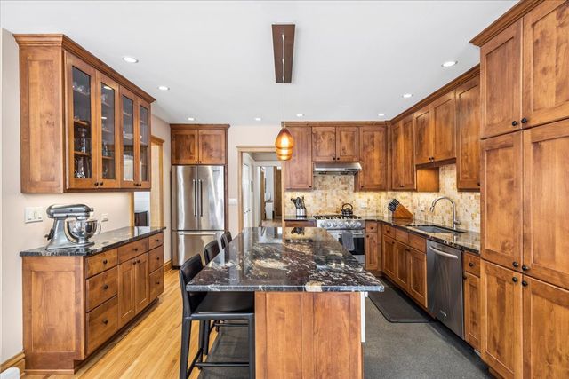 327 Gale Avenue, River Forest, IL 60305