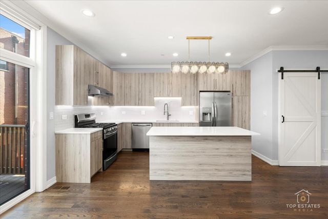 2253 W Coulter Street 1, Chicago, IL 60608