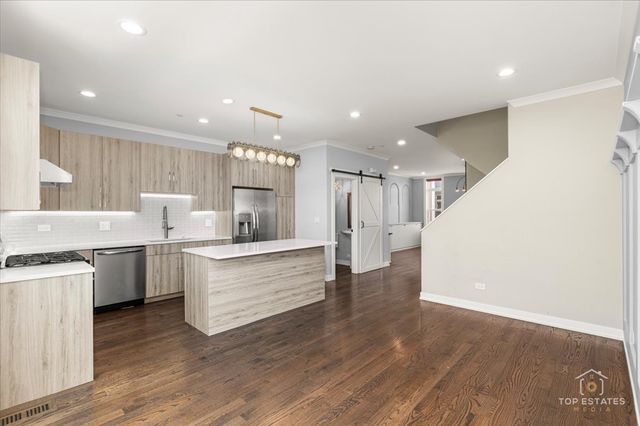 2253 W Coulter Street 1, Chicago, IL 60608