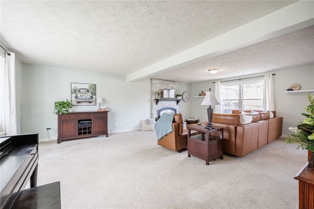 436 Thrushwood Lane, Webster, NY 14580