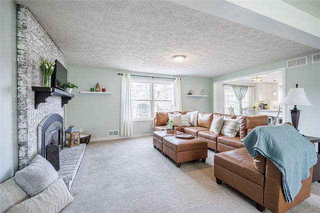 436 Thrushwood Lane, Webster, NY 14580