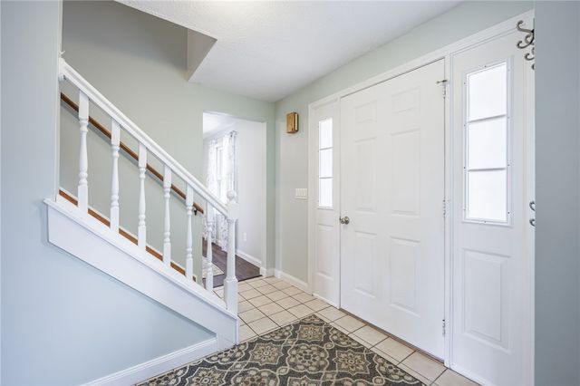 436 Thrushwood Lane, Webster, NY 14580