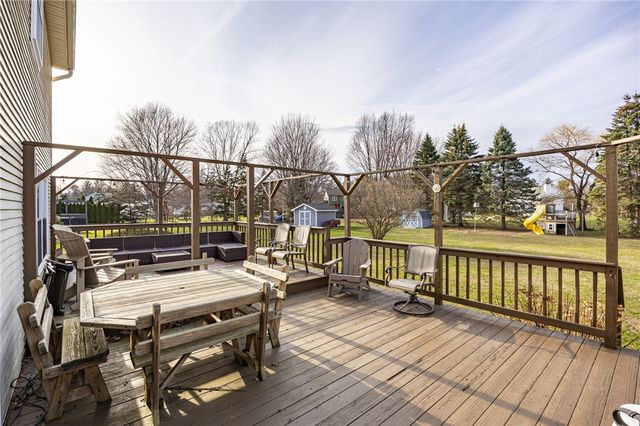 436 Thrushwood Lane, Webster, NY 14580