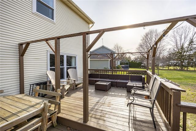 436 Thrushwood Lane, Webster, NY 14580