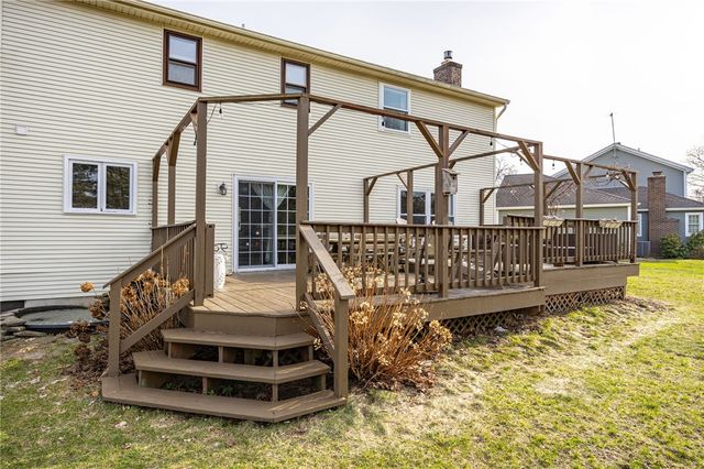 436 Thrushwood Lane, Webster, NY 14580